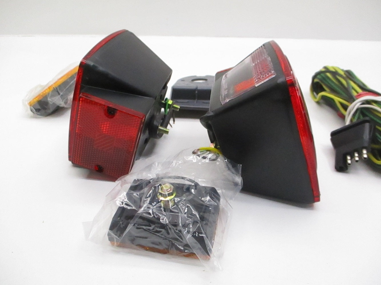 Incandescent Under 80" Trailer Marker Stop Brake Turn Tail Light Kit / Wiring