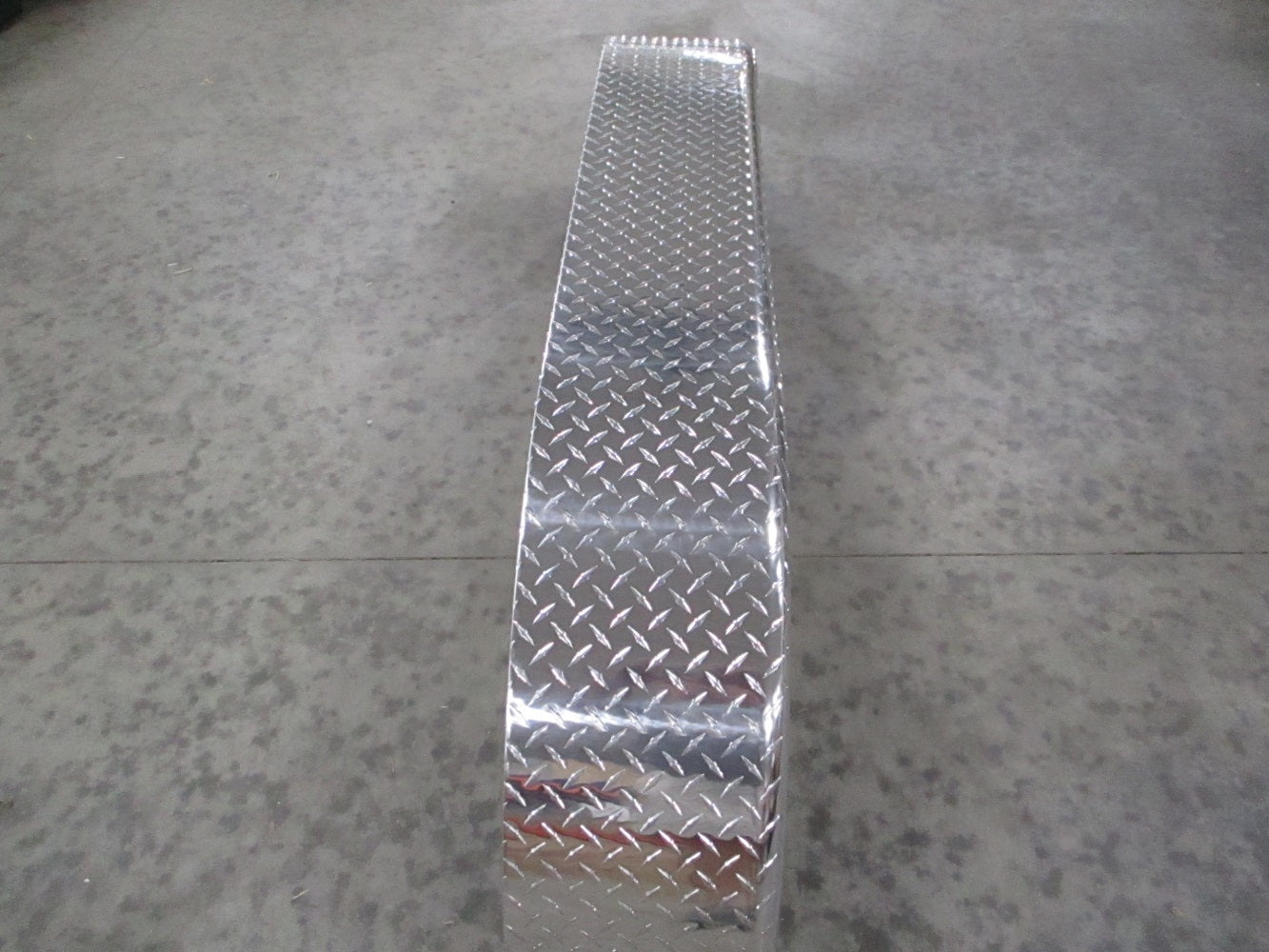 Single (1) Tandem Aluminum Tread Plate Cargo Trailer Fender 72"L 20"H 9"W