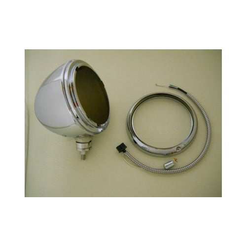 (1) Chrome Headlight Lamp Housing. Accommodates 7" Round Headlights