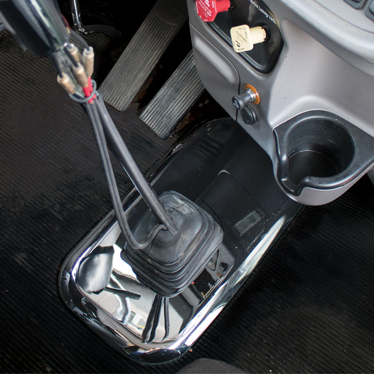 Chrome Plastic Gear Shift Plate Cover for Peterbilt 386/388/389/567/579/587.