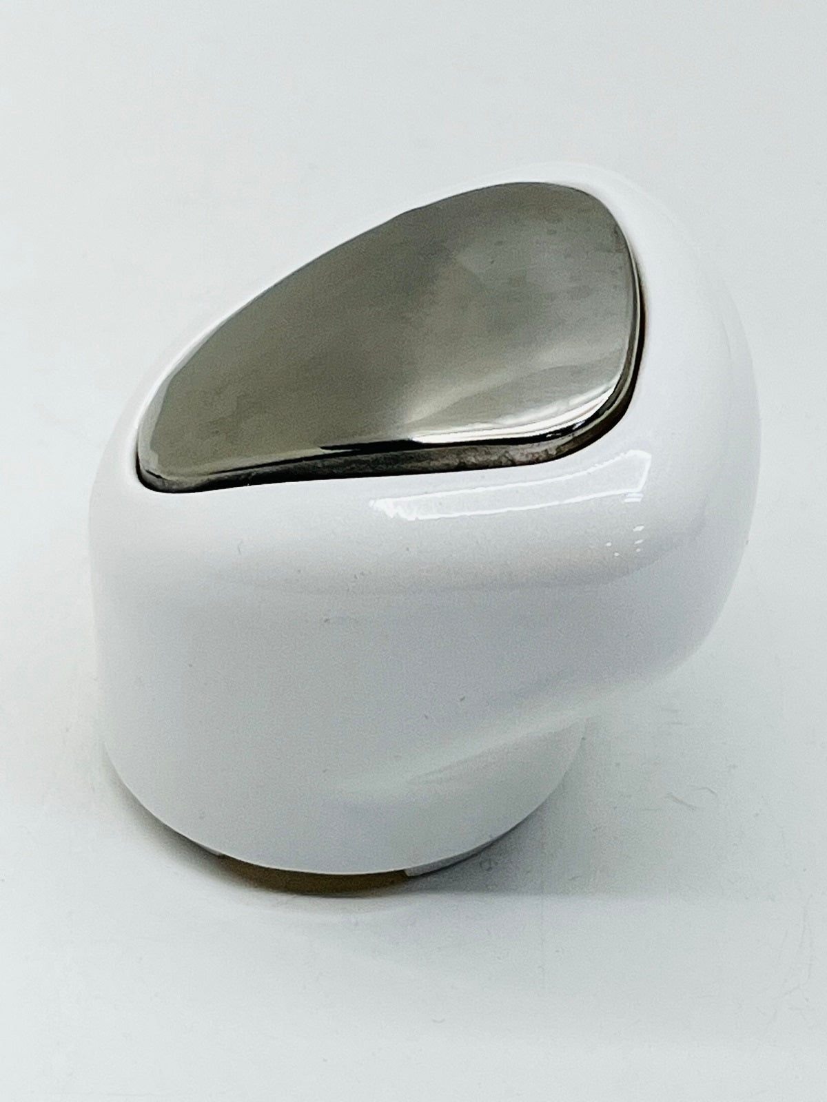 13/15/18 Speed Gearshift Knob - Pearl White with Stainless Steel Knob Cover