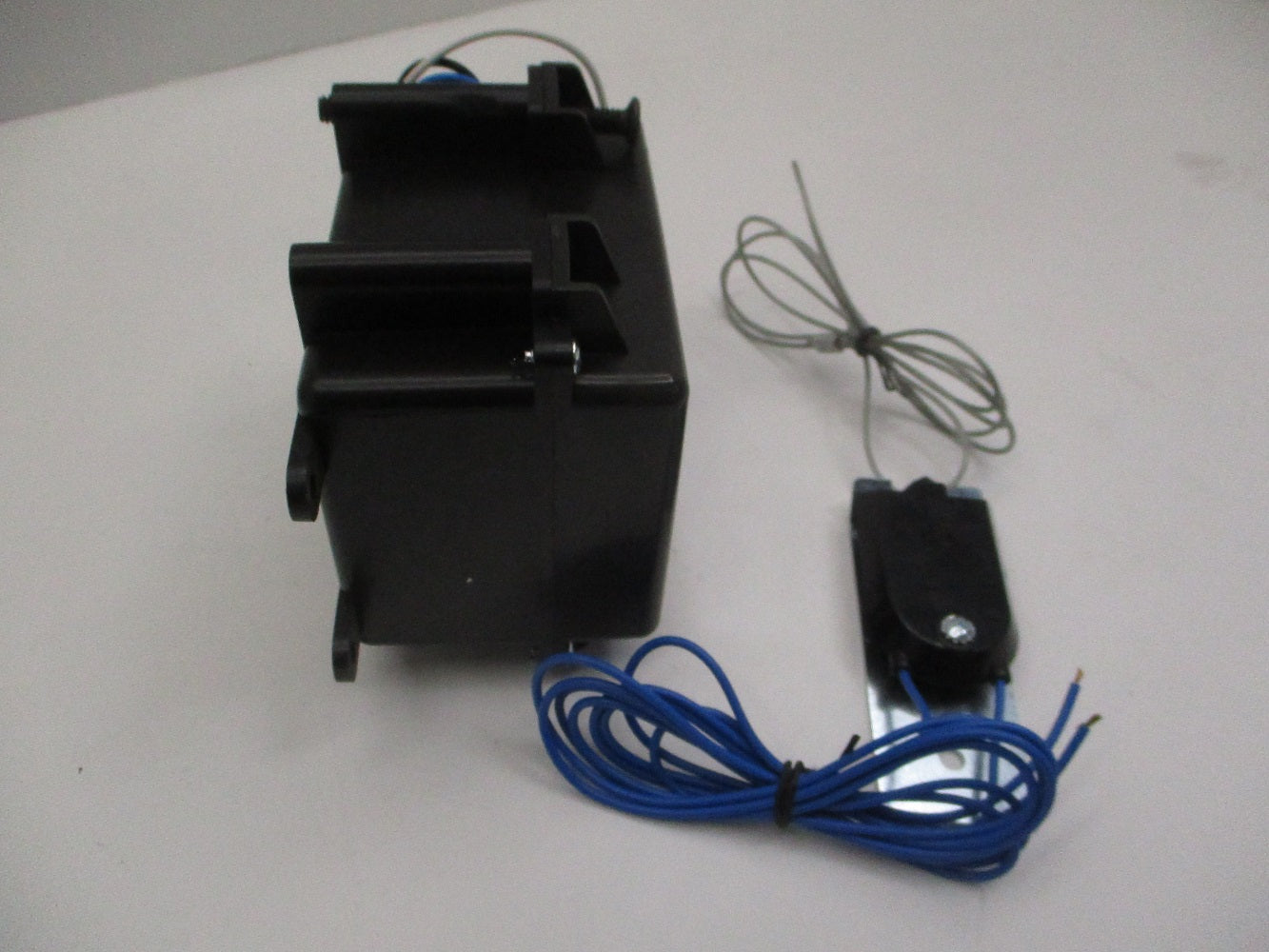 Camper Cargo Trailer Break Away Battery Switch Safety Brake Kit / Clamshell Case