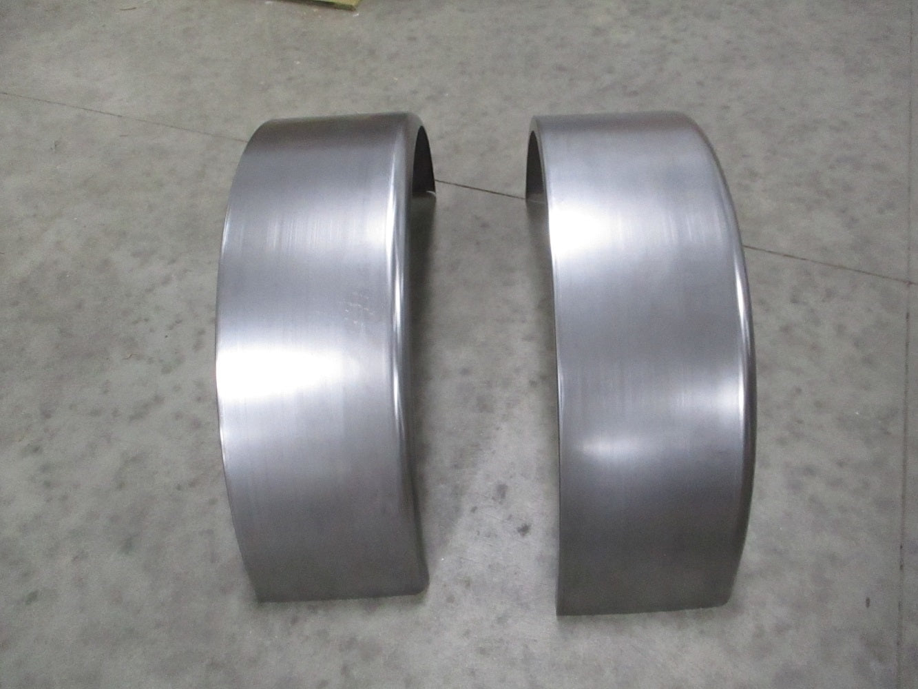 Set of (2) Round Smooth 16 Gauge Steel Cargo Trailer Fenders  32"L  15"H  9"W